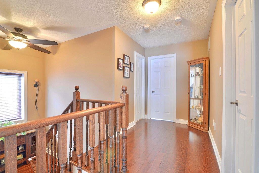 Detached Homes MLS Barrie For Sale Hyde Park School District Queensway