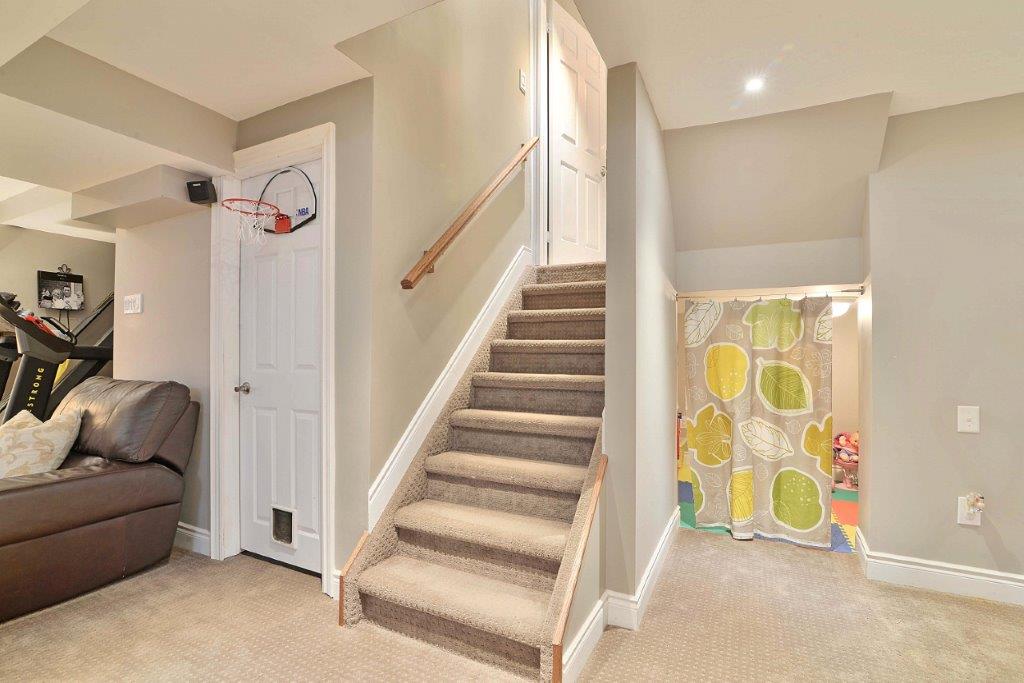 Detached Homes MLS Barrie For Sale Hyde Park School District Queensway