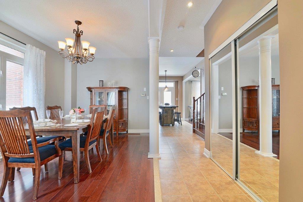 Detached Homes MLS Barrie For Sale Hyde Park School District Queensway