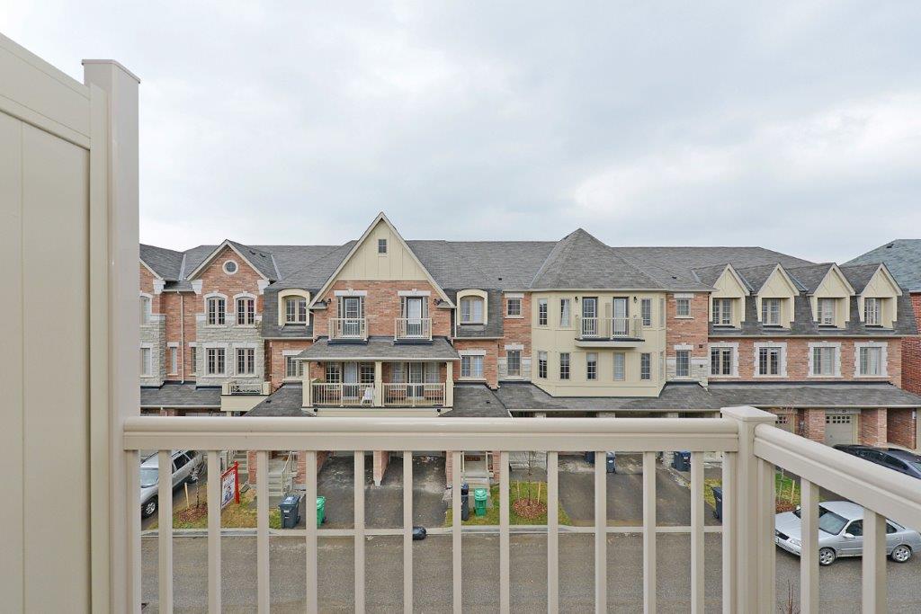 Brampton Townhouses Heart Lake Village Saberwood Homes MLS Listings For