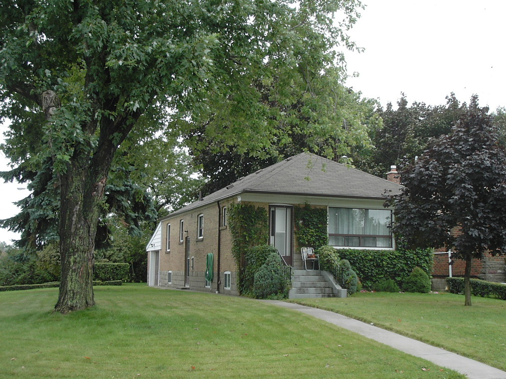 Scarborough MLS Home for Sale Kennedy/Lawrence