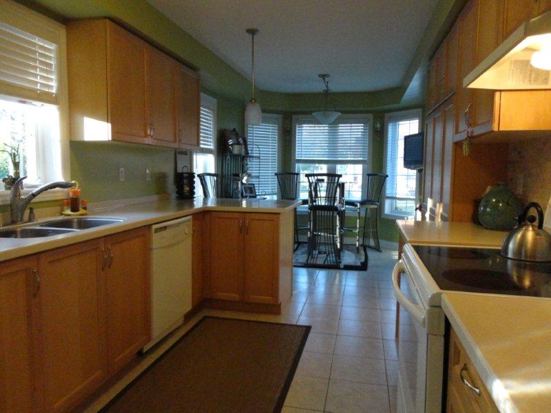 Mississauga townhouses Heartland Centre Mavis Derry Listings MLS